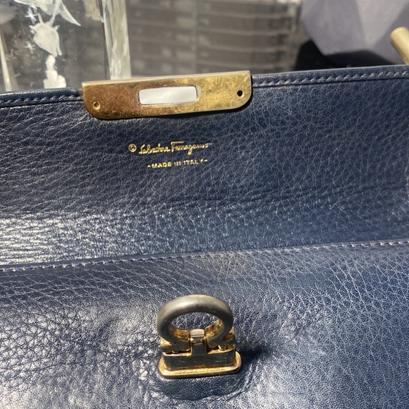 Authentic 💙 Ferragamo Long Wallet - Picture 17 of 17